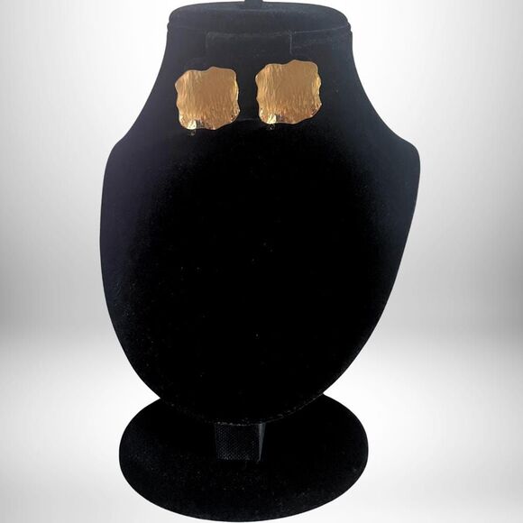 Vintage Gold Tone Polished Leaf Statement Earrings - 1988 Avon - NIB - Picture 2 of 3